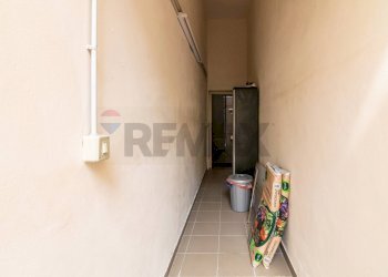 Hall / corridoio - Quadrilocale Via Emanuele Bellia
 
116, Paterno - foto 20