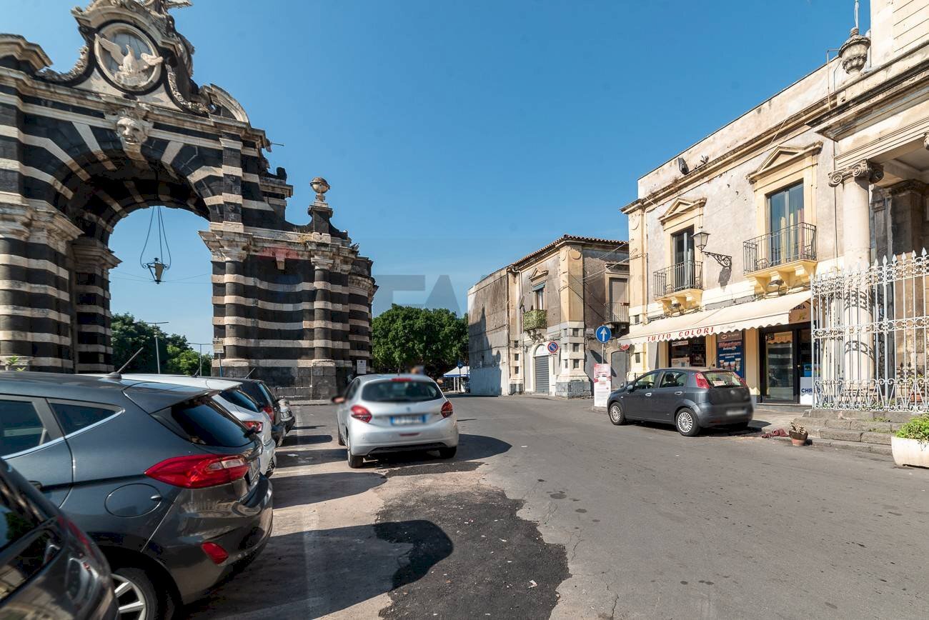 Edificio all\'aperto - Appartamento Via Benanti
 
6, Catania - foto 1