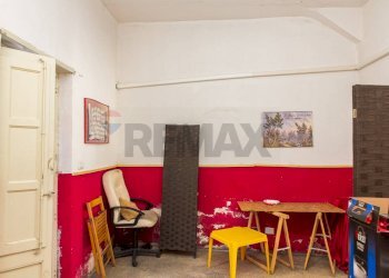 Soggiorno - Locale Commerciale Piazza Crocifisso Maiorana
 
15, Catania - foto 11