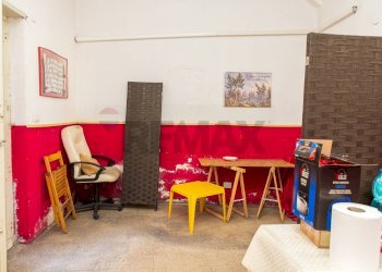 Soggiorno - Locale Commerciale Piazza Crocifisso Maiorana
 
15, Catania - foto 12