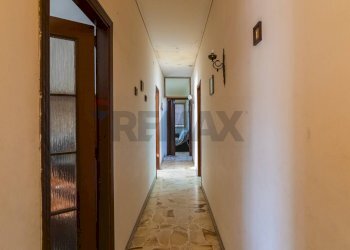 Hall / corridoio - Casa indipendente Via Palermo
 
729, Catania - foto 19