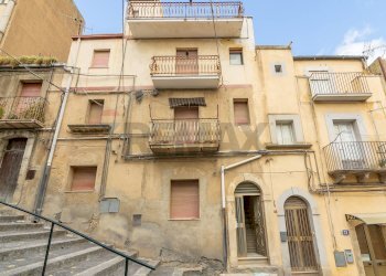 Edificio all\'aperto - Quadrilocale Via Lo Nobile
 
27, Caltagirone - foto 11