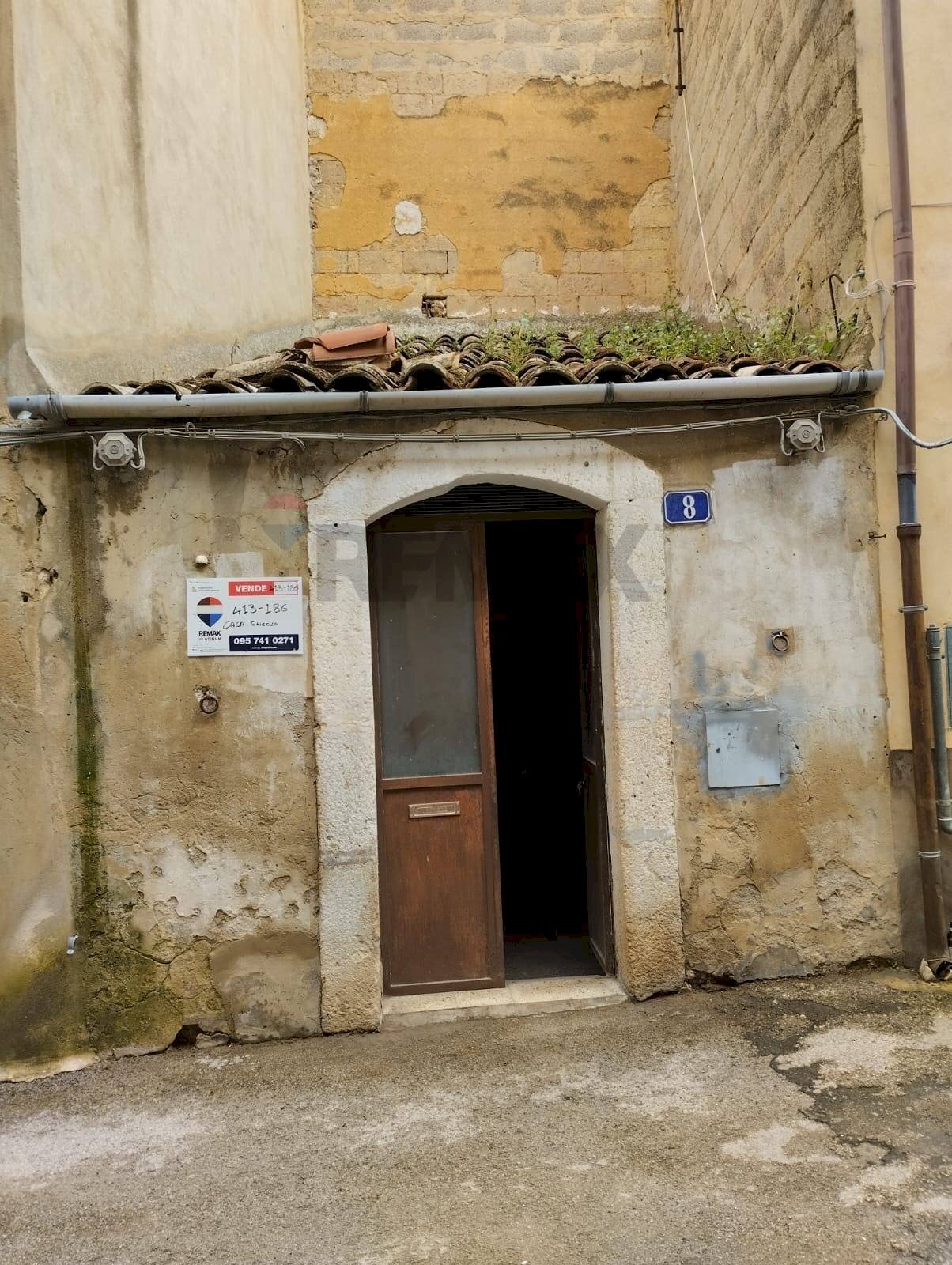 Edificio all\'aperto - Casa indipendente Via De Caro
 
8, Caltagirone - foto 1