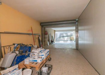 Hall / corridoio - Magazzino Via Principe Umberto
 
87/A, Caltagirone - foto 16