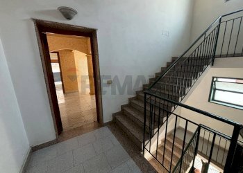 Scale - Quadrilocale Via Del Frantoio
 
42, Catania - foto 28