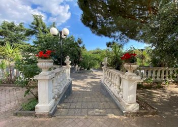 Giardino - Hotel Contrada Scilò Vigneti
 
snc, Adrano - foto 7