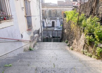 Edificio all\'aperto - Casa indipendente Cortile Tavano
 
9, Catania - foto 2