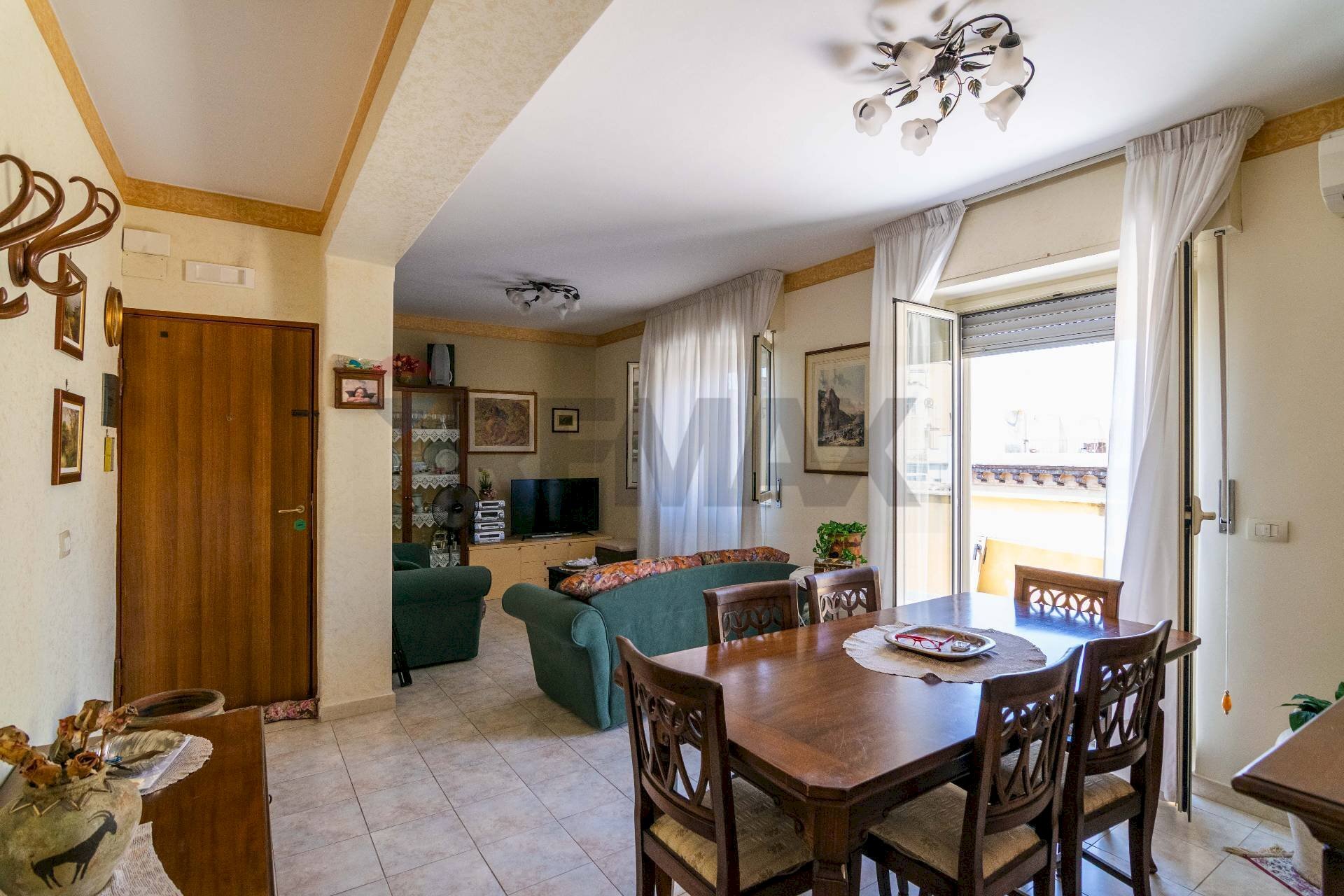 Salone - Quadrilocale Via Alfonzetti
 
73, Catania - foto 1