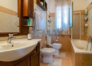 Bagno - Quadrilocale Via Alfonzetti
 
73, Catania - foto 8