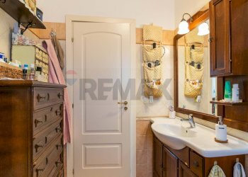 Bagno - Quadrilocale Via Alfonzetti
 
73, Catania - foto 9