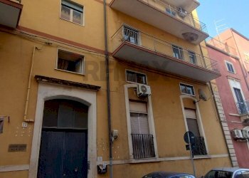 Facciata - Quadrilocale Via Alfonzetti
 
73, Catania - foto 30