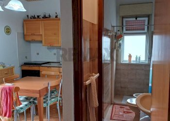Cucina e bagno dal disimpegno - Quadrilocale Via Spiaggia
 
25/A, Mascali - foto 12