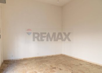 Stanza vuota - Negozio Via Sebastiano Lisi Sacerdote e Letterato
 
10, Giarre - foto 3