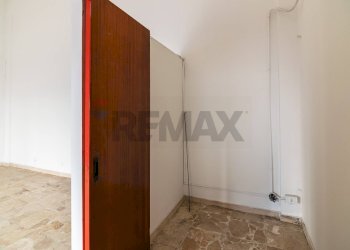 Stanza vuota - Negozio Via Sebastiano Lisi Sacerdote e Letterato
 
10, Giarre - foto 6