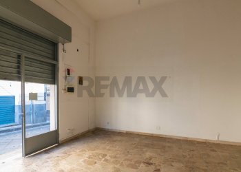 Stanza vuota - Negozio Via Sebastiano Lisi Sacerdote e Letterato
 
10, Giarre - foto 11