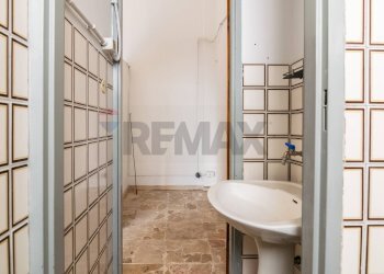 Bagno - Negozio Via Sebastiano Lisi Sacerdote e Letterato
 
10, Giarre - foto 12