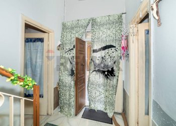 Hall / corridoio - Three-room apartment VIA CARDUCCI
 
29, Santa Maria di Licodia - photo 16