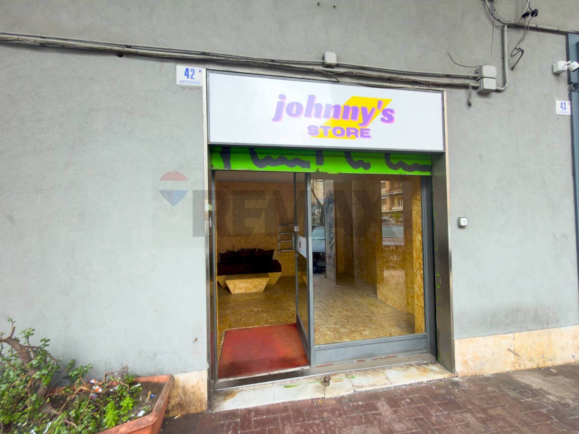 Edificio all\'aperto - Shop Largo Rosolino Pilo
 
42, Catania - photo 1