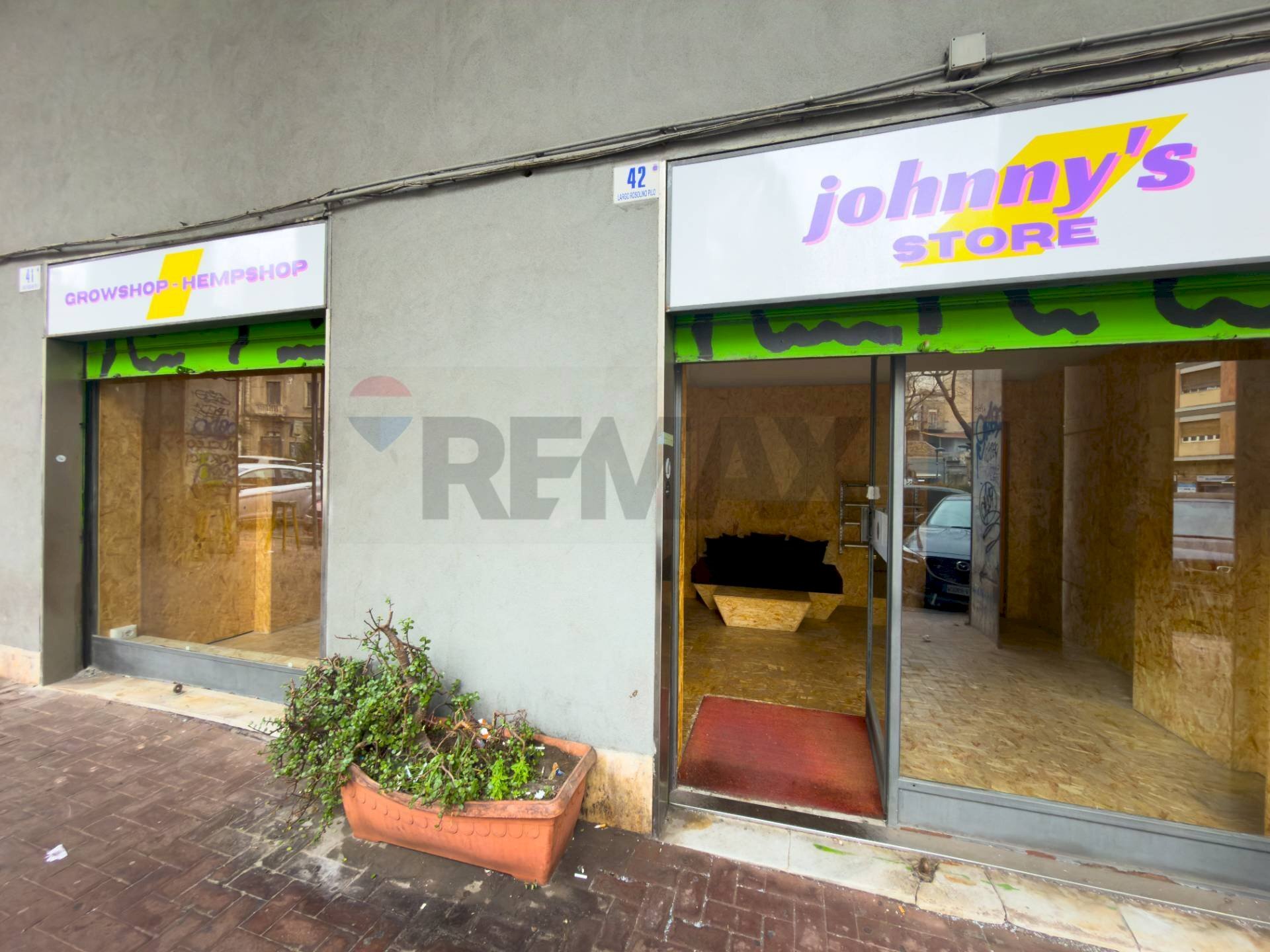 Edificio all\'aperto - Shop Largo Rosolino Pilo
 
42, Catania - photo 2