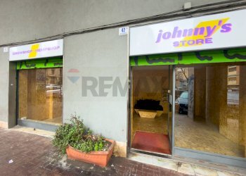 Edificio all\'aperto - Shop Largo Rosolino Pilo
 
42, Catania - photo 2