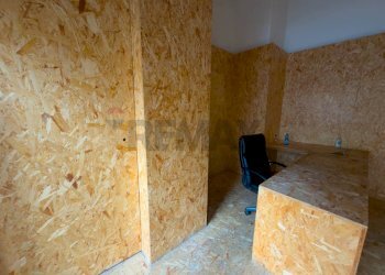 Camera / camera da letto - Shop Largo Rosolino Pilo
 
42, Catania - photo 11