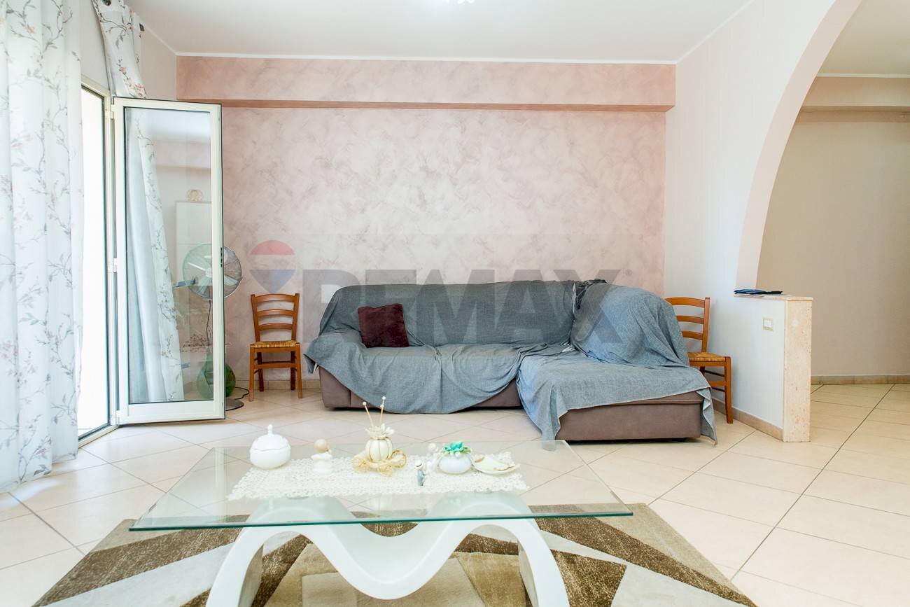 Soggiorno - Quadrilocale via libertà
 
50, Aci Catena - foto 3