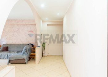 Soggiorno - Quadrilocale via libertà
 
50, Aci Catena - foto 4