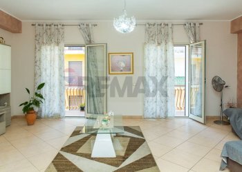 Soggiorno - Quadrilocale via libertà
 
50, Aci Catena - foto 6