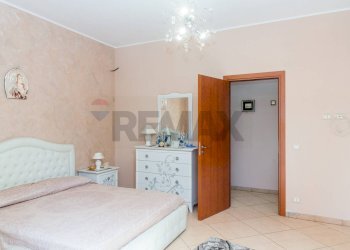 Camera / camera da letto - Quadrilocale via libertà
 
50, Aci Catena - foto 13