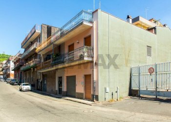 Edificio all\'aperto - Quadrilocale via libertà
 
50, Aci Catena - foto 25