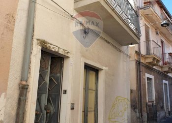 Edificio all\'aperto - Casa indipendente Paterno - foto 1