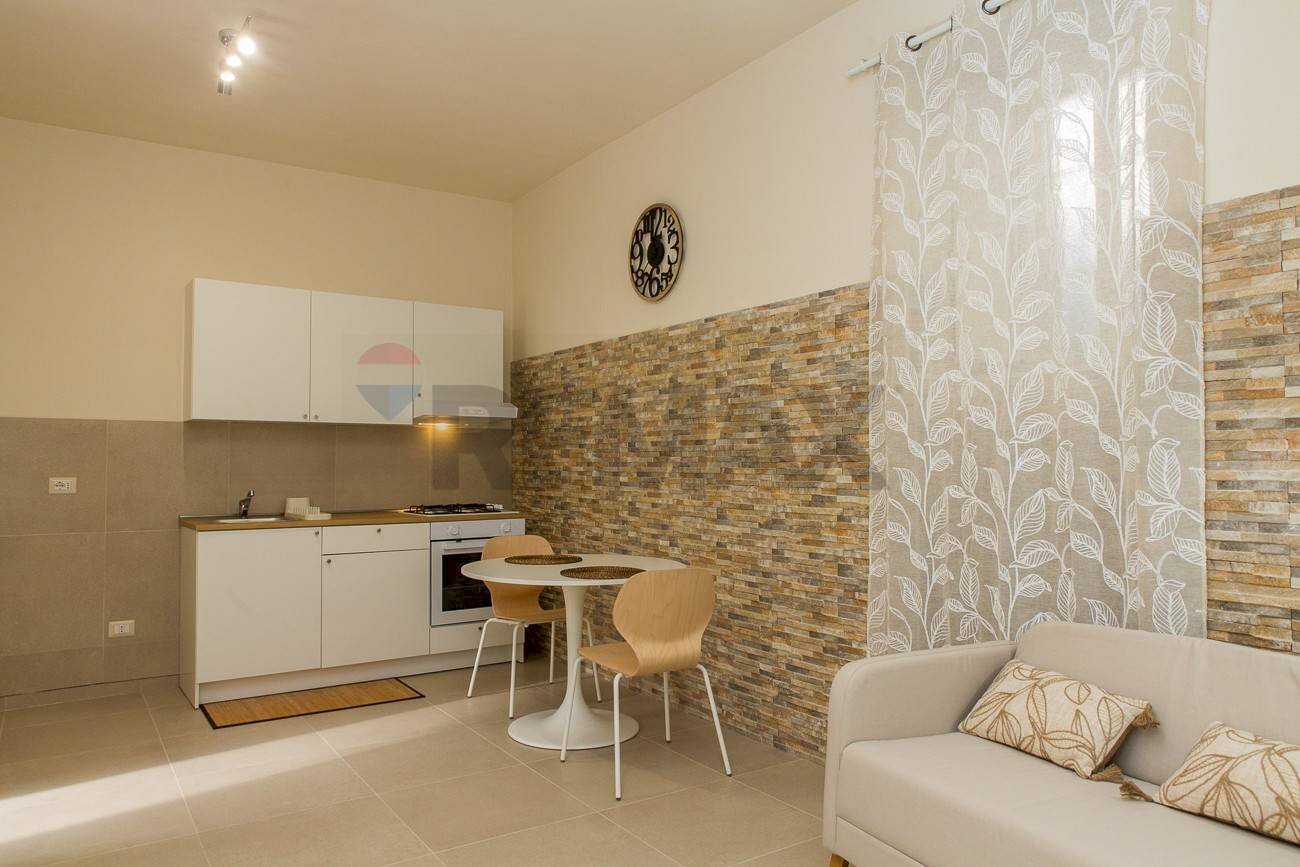 Sala da pranzo - Bilocale Via Cave Villarà
 
7, Catania - foto 1