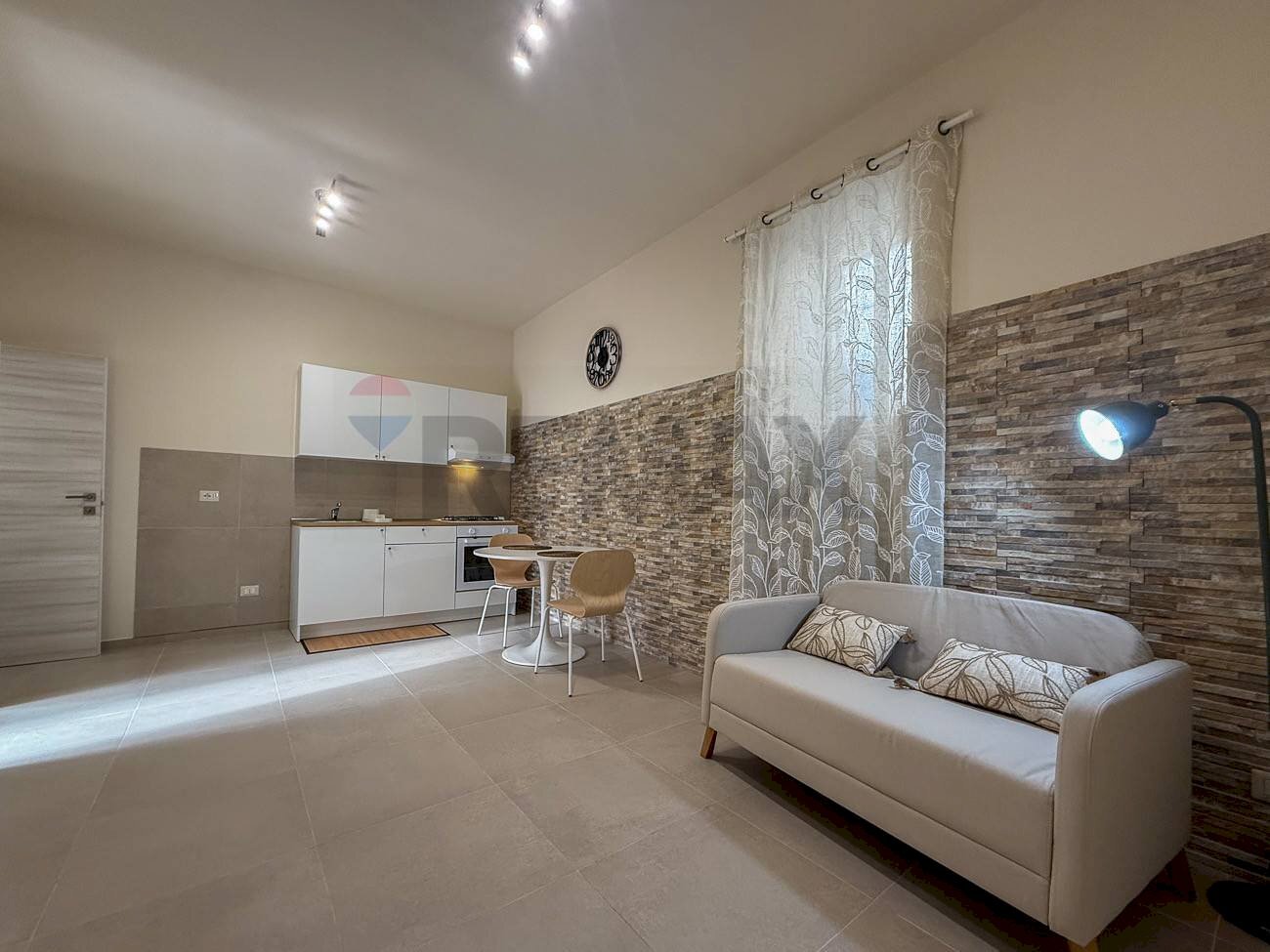 Sala da pranzo - Bilocale Via Cave Villarà
 
7, Catania - foto 2