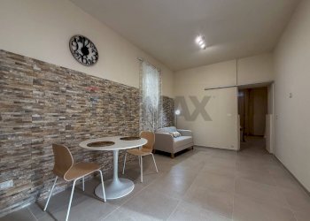 Sala da pranzo - Bilocale Via Cave Villarà
 
7, Catania - foto 12