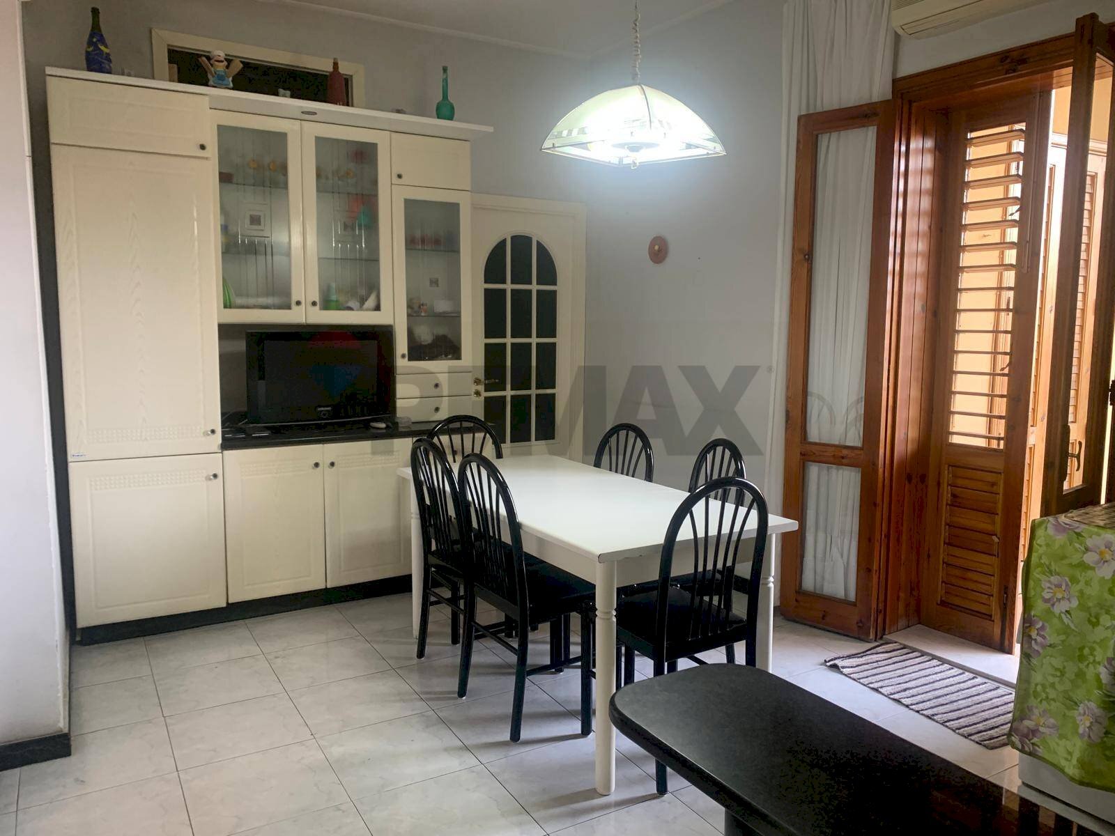 Sala da pranzo - Quadrilocale Via Caduti Del Lavoro
 
136/I, Catania - foto 3