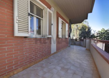 Balcone - Trilocale via Marco Polo
 
21, Riposto - foto 6