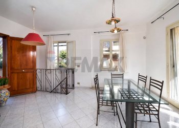 Sala da pranzo - Trilocale via Marco Polo
 
21, Riposto - foto 10