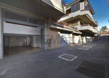 Edificio all\'aperto - Trilocale via Marco Polo
 
21, Riposto - foto 24