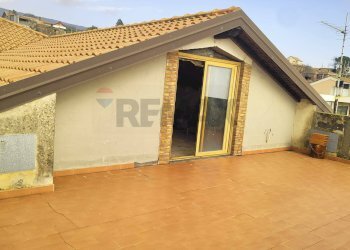 Terrazza - Attico Generale Salvatore Pennisi
 
12, Sant'Alfio - foto 1