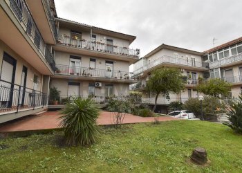 Edificio all\'aperto - Appartamento STRADA 4 FEMMINAMORTA
 
4, Riposto - foto 2