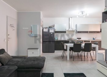 Sala da pranzo - Quadrilocale Viale Papa Giovanni XXIII
 
38, Camporotondo Etneo - foto 6