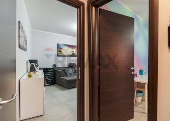 Hall / corridoio - Quadrilocale Viale Papa Giovanni XXIII
 
38, Camporotondo Etneo - foto 23