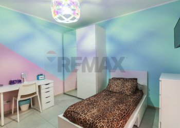 Camera / camera da letto - Quadrilocale Viale Papa Giovanni XXIII
 
38, Camporotondo Etneo - foto 25