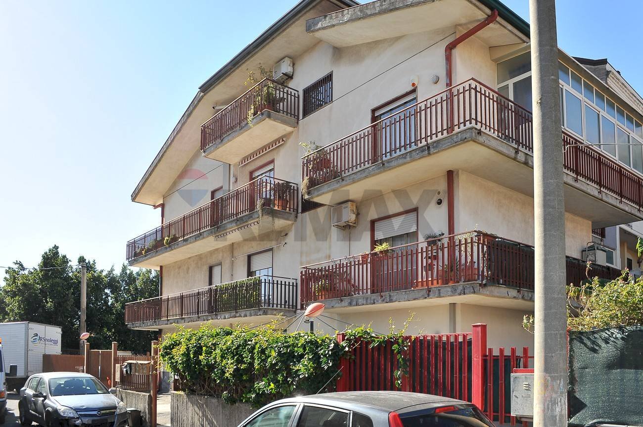 Edificio all\'aperto - Trilocale via alessandro volta
25, Gravina di Catania - foto 3