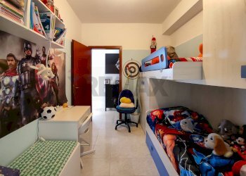 Camera / camera da letto - Trilocale via alessandro volta
 
25, Gravina di Catania - foto 15