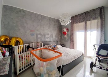 Camera / camera da letto - Trilocale via alessandro volta
 
25, Gravina di Catania - foto 20