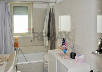 Bagno - Trilocale via alessandro volta
 
25, Gravina di Catania - foto 27