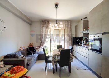 Sala da pranzo - Trilocale via alessandro volta
 
25, Gravina di Catania - foto 30