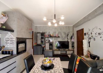 Sala da pranzo - Trilocale via alessandro volta
 
25, Gravina di Catania - foto 31