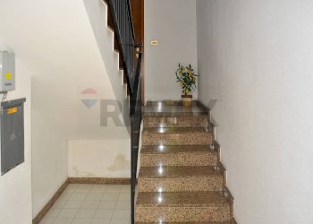 Scale - Trilocale via alessandro volta
 
25, Gravina di Catania - foto 37